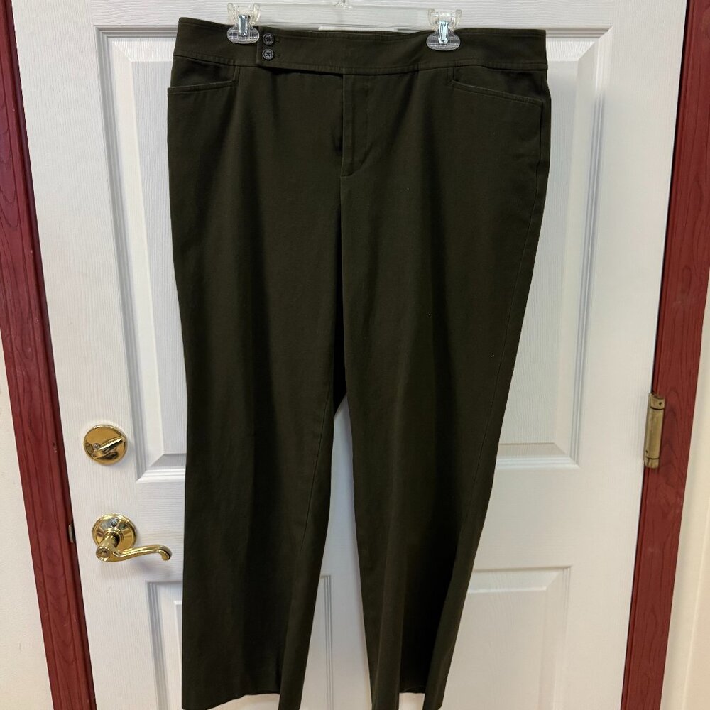 Chaps. Ralph Lauren Stretchy Jeans in Olive Green. Size 16W